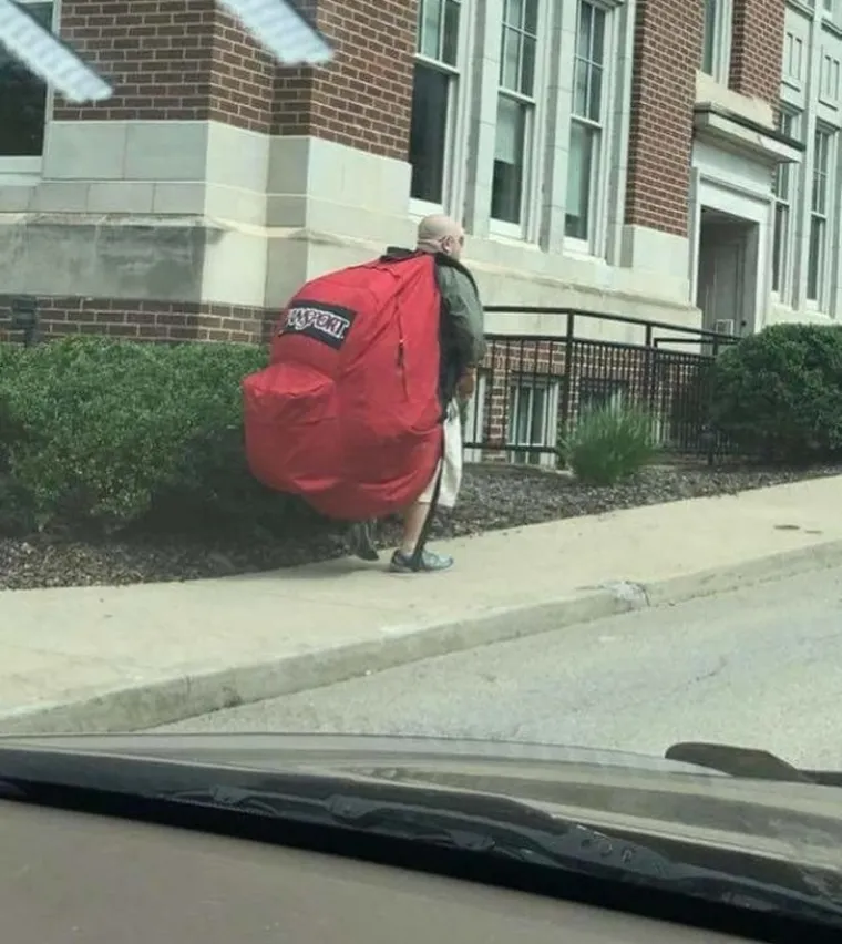 A MISLILI STE DA VI SREĆETE ČUDAKE: Da, ovi su ljudi takvi iza&scaron;li iz kuće i naravno da ih je netko slikao