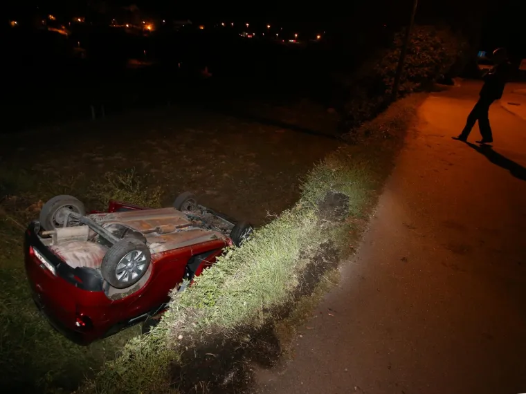 Noćna tragedija u Splitu: Automobil sletio s kolnika, jedna osoba preminula