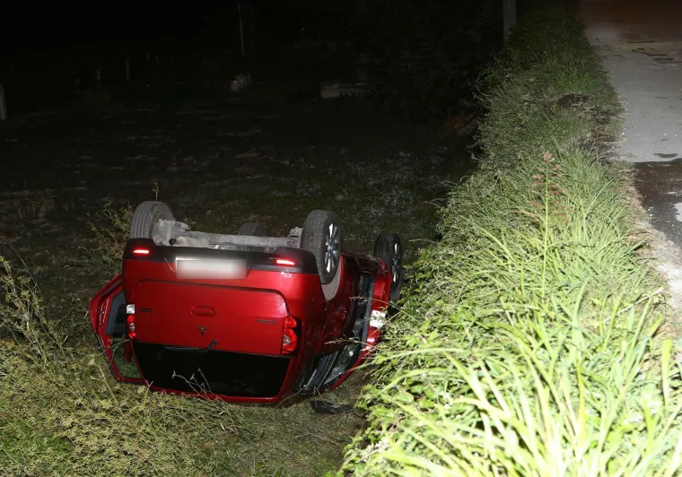 Noćna tragedija u Splitu: Automobil sletio s kolnika, jedna osoba preminula