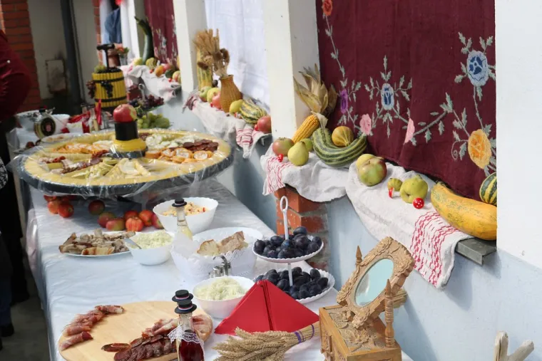 Vjenčanje u Požegi kao da je pro&scaron;lo kroz vremeplov: Ovako ne&scaron;to vi&scaron;e se ne viđa!