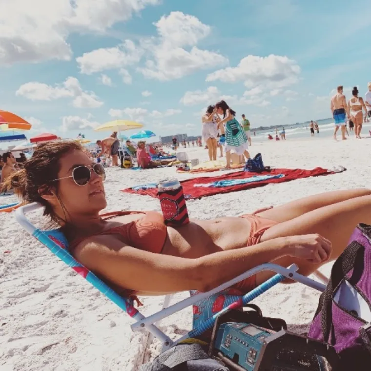 VIKEND TEK POČEO, A ONE SE VEĆ RAZULARILE: Kužimo za&scaron;to piju, ali za&scaron;to to rade gole manje nam je jasno