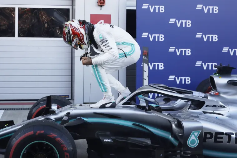 Lewis Hamilton potvrdio dominaciju slavljem u Rusiji: Odmah iza njega ciljem pro&scaron;ao Valtteri Bottas
