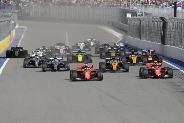 Lewis Hamilton potvrdio dominaciju slavljem u Rusiji: Odmah iza njega ciljem pro&scaron;ao Valtteri Bottas