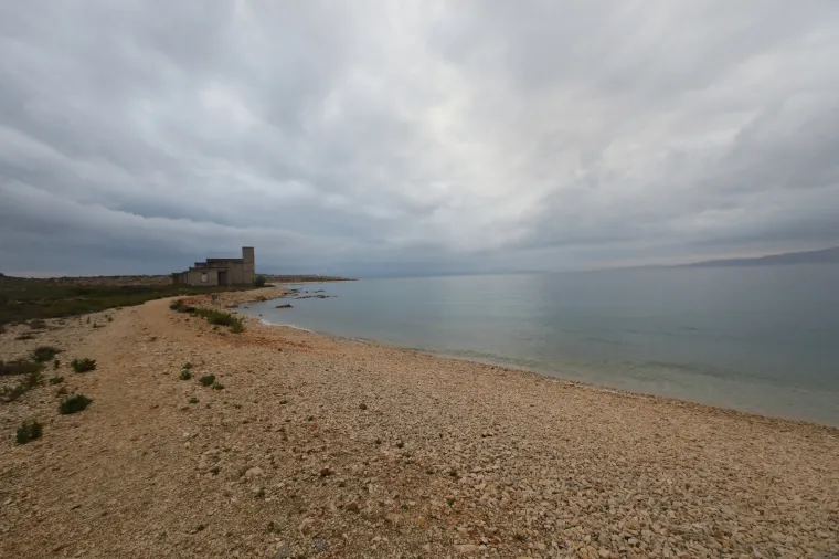 1988. godine logor je zatvoren i sad je na njemu prirodna kolonija jelena lopotara i omiljeno izleti&scaron;te za turiste