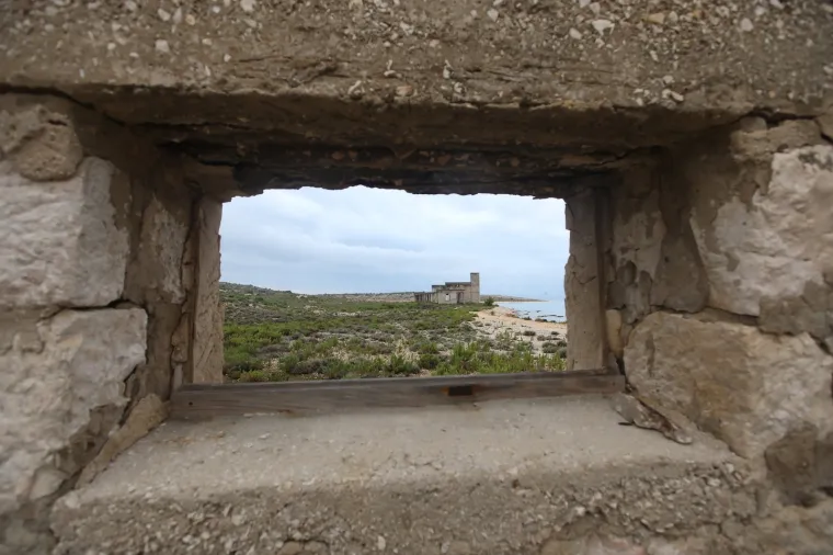 1988. godine logor je zatvoren i sad je na njemu prirodna kolonija jelena lopotara i omiljeno izleti&scaron;te za turiste