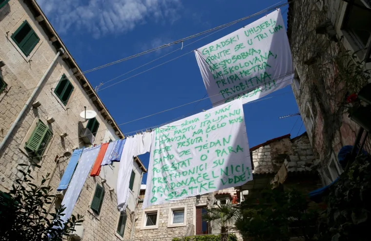 Splićani izvjesili tiramole s porukama gradonačelniku