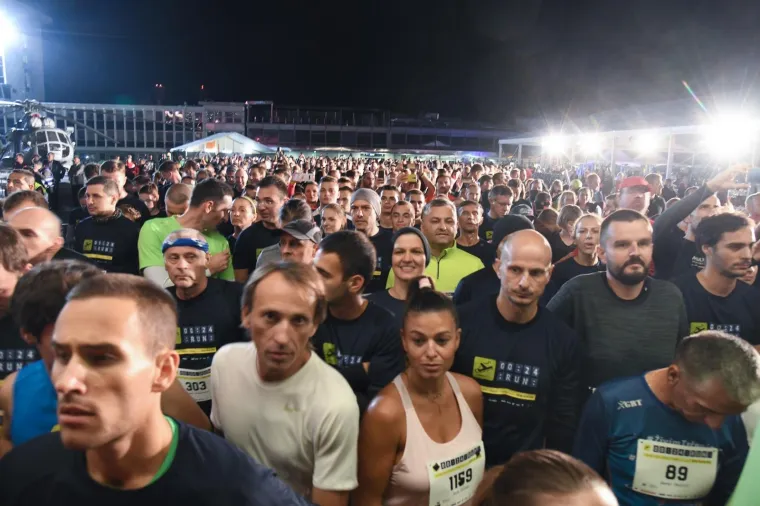 Velika fotogalerija: 1.200 trkača trčalo po pisti Zračne luke Franjo Tuđman u utrci 00:24