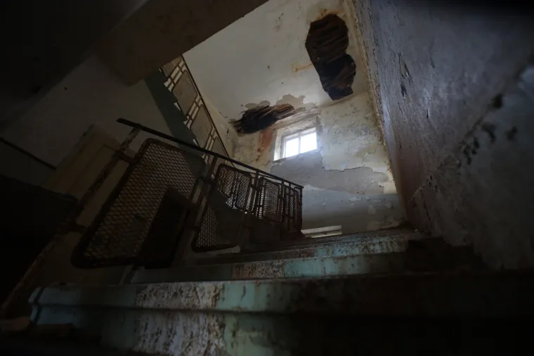 Goli otok sad posjećuju samo radoznali turisti i poneko izaslanstvo koje komemoriraju stradale političke zatvorenike