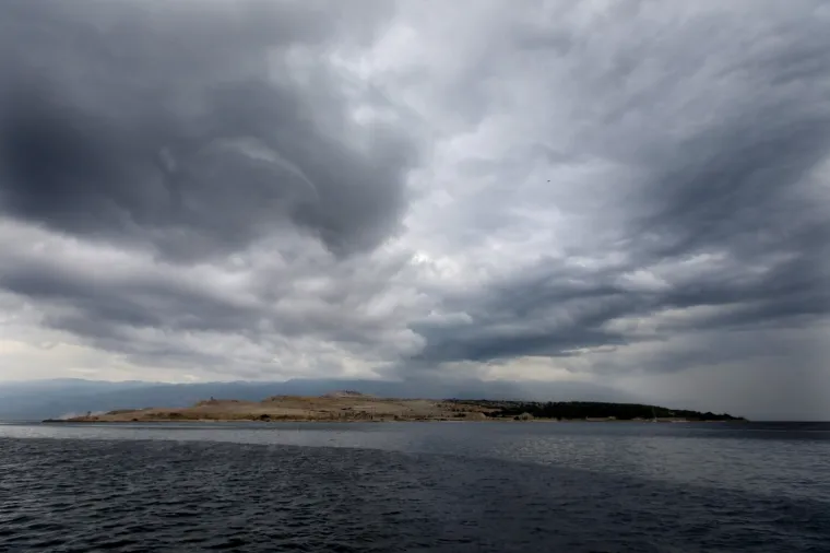 Goli otok sad posjećuju samo radoznali turisti i poneko izaslanstvo koje komemoriraju stradale političke zatvorenike