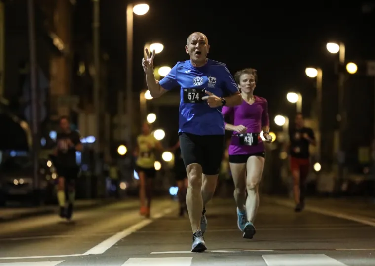 BLOKIRALI DOBAR DIO ILICE: Samo zato da bi ovi osobenjaci mogli trčati, i to noću