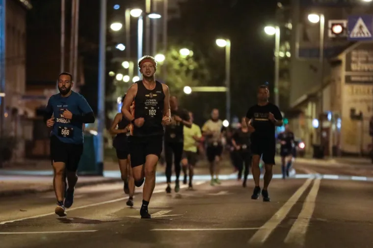 BLOKIRALI DOBAR DIO ILICE: Samo zato da bi ovi osobenjaci mogli trčati, i to noću