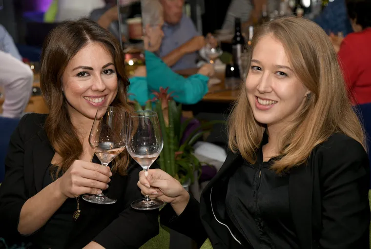 Ne viđamo ih često: Pogledajte kako danas izgledaju Belma, Elena i Jelena&hellip; Na tulumu se pojavila i najzgodnija Hrvatica