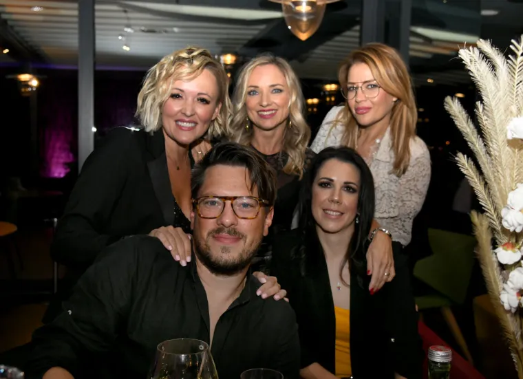 Ne viđamo ih često: Pogledajte kako danas izgledaju Belma, Elena i Jelena&hellip; Na tulumu se pojavila i najzgodnija Hrvatica