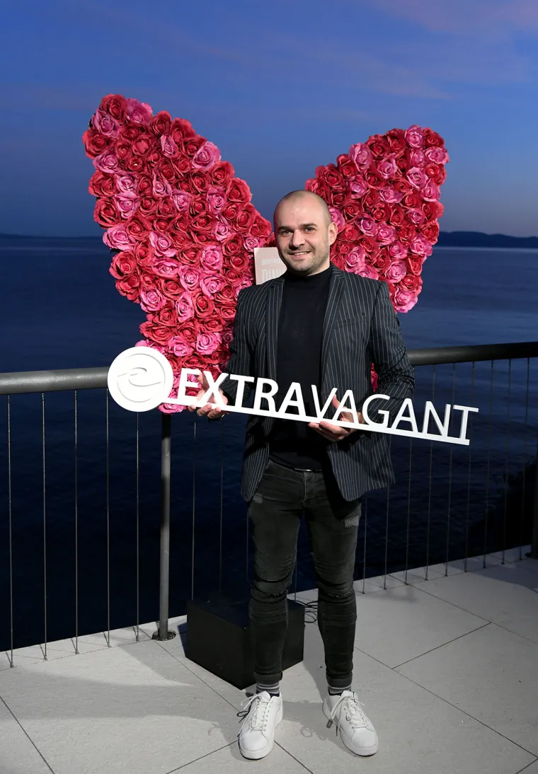 Ne viđamo ih često: Pogledajte kako danas izgledaju Belma, Elena i Jelena&hellip; Na tulumu se pojavila i najzgodnija Hrvatica