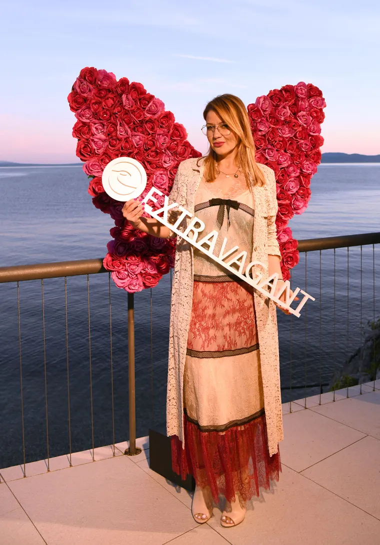 Ne viđamo ih često: Pogledajte kako danas izgledaju Belma, Elena i Jelena&hellip; Na tulumu se pojavila i najzgodnija Hrvatica