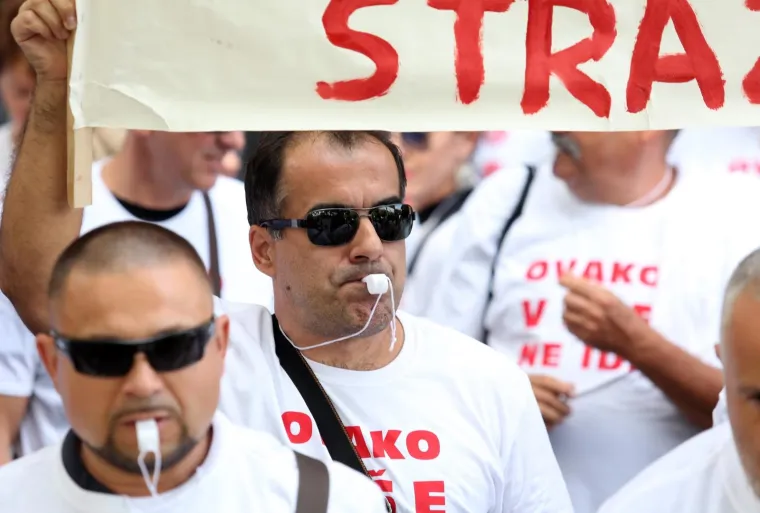 Prosvjed pravosudnih policajaca počeo pjesmom za Bo&scaron;njakovića: 'Ministre, i mi smo ljudi'