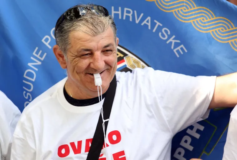 Prosvjed pravosudnih policajaca počeo pjesmom za Bo&scaron;njakovića: 'Ministre, i mi smo ljudi'