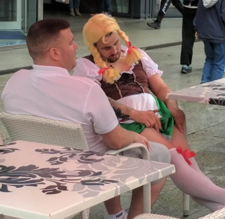 PO&Scaron;TENO SE UNI&Scaron;TILI ZA VIKEND: A &scaron;to je jo&scaron; gore, imaju 'sjajne' prijatelje koji su sve to dokumentirali