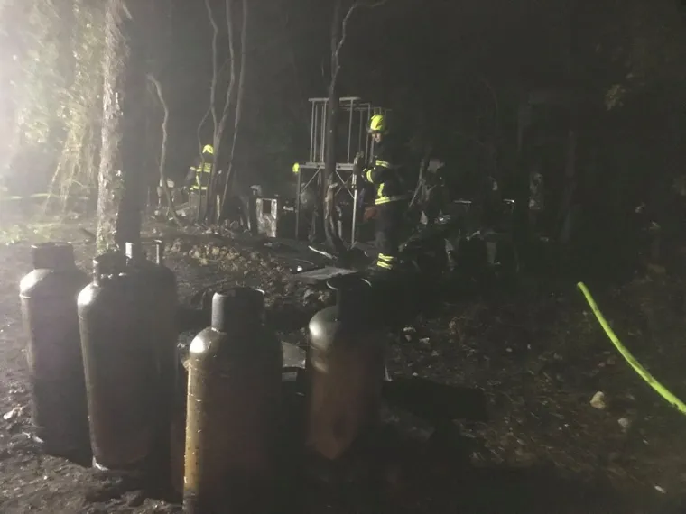 U Rovinju potpuno izgorio ugostiteljski objekt: Policija sumnja da je požar podmetnut