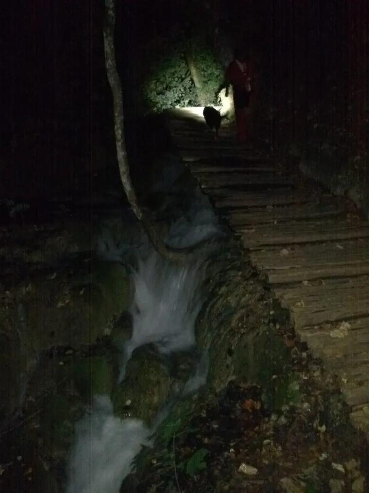 Iako su staze označene te postoji i sigurna karta, ovi turisti su vjerojatno precijenili svoje fizičke sposobnosti