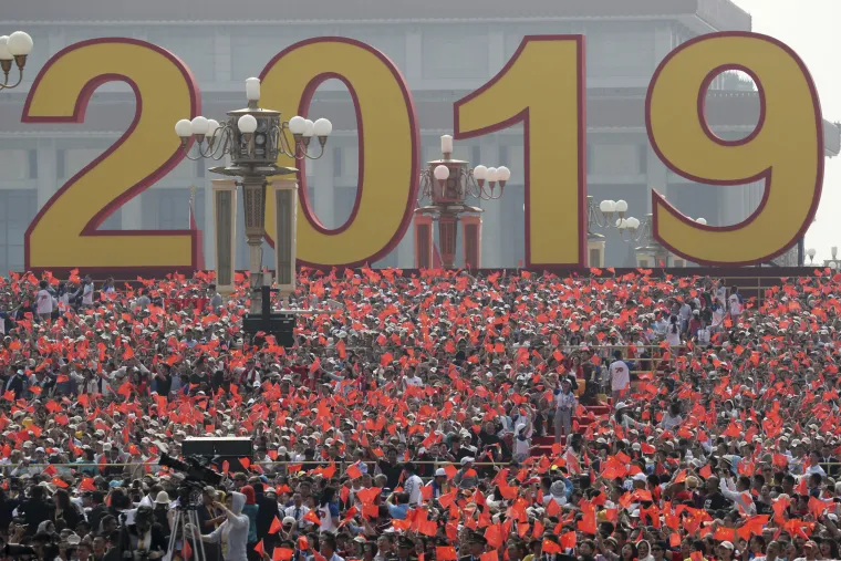 Kinezi posramili i Ruse! Pogledajte spektakularnu paradu na ulicama Pekinga