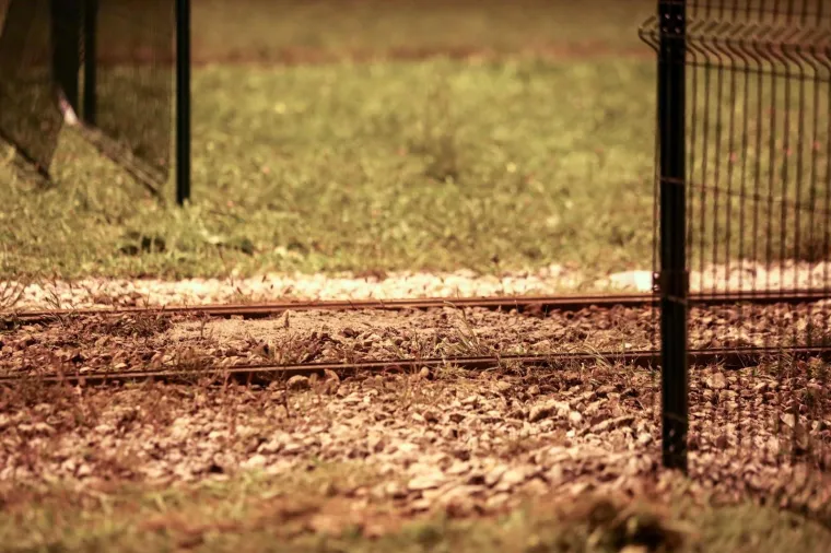 OBITELJ MARŠANIĆ POSTAVILA OGRADU NA OKRETIŠTU TRAMVAJA PREČKO: Traže natrag svoj posjed