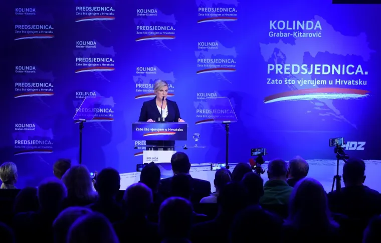 'Lijep i sunčan dan': Grabar-Kitarović u plavom objavila novi pohod na Pantovčak, Jakov je podržao