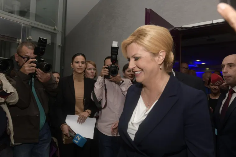 'Lijep i sunčan dan': Grabar-Kitarović u plavom objavila novi pohod na Pantovčak, Jakov je podržao