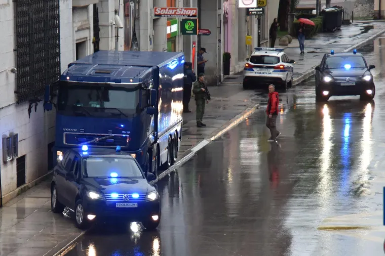 Pogledajte hrvatsku policiju na djelu! Za&scaron;titila je kombi s novcem i pratila ga do cilja