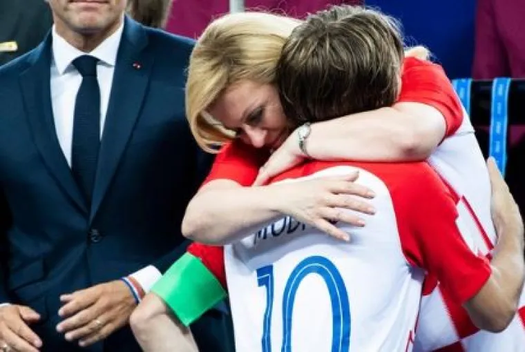 Nakon 5 godina jedno je sigurno: Kolinda Grabar-Kitarović se voli grliti