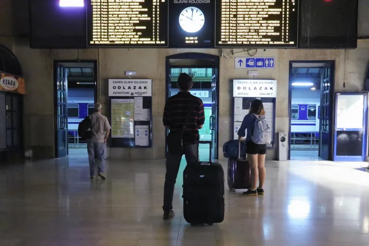 Zabrinutost demografa je opravdana: Egzodus Hrvata se nastavlja - Ovo su županije iz kojih je iselilo najvi&scaron;e ljudi!