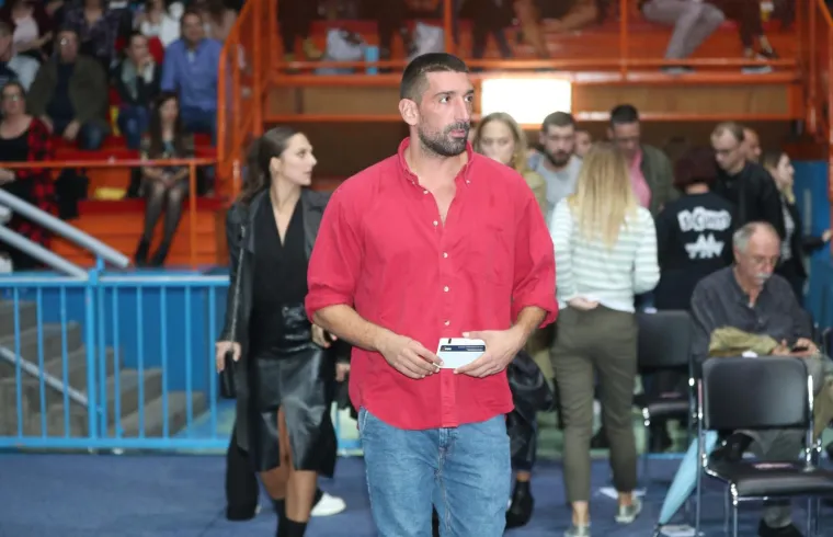 IVAN ŠARIĆ ODUŠEVIO DOM SPORTOVA: Pogledajte kako je izgledao nastup za pamćenje poznatog komičara