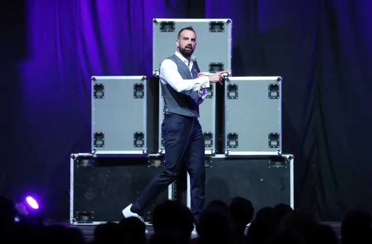 IVAN ŠARIĆ ODUŠEVIO DOM SPORTOVA: Pogledajte kako je izgledao nastup za pamćenje poznatog komičara