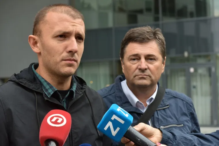 Zelena akcija izvela performans ispred Ministarstva za&scaron;tite okoli&scaron;a i energetike: 'Vaga laže, kako Ćorić kaže'