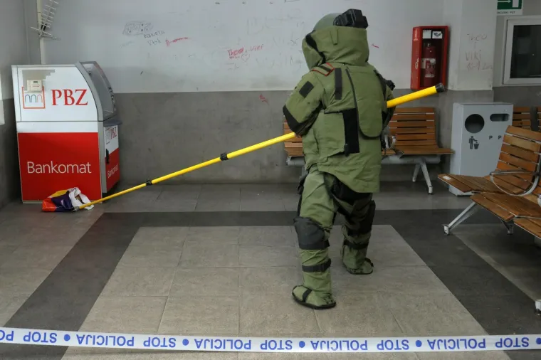 Stručnjaci vježbali deaktivaciju eksplozivnih naprava na kolodvoru u Osijeku