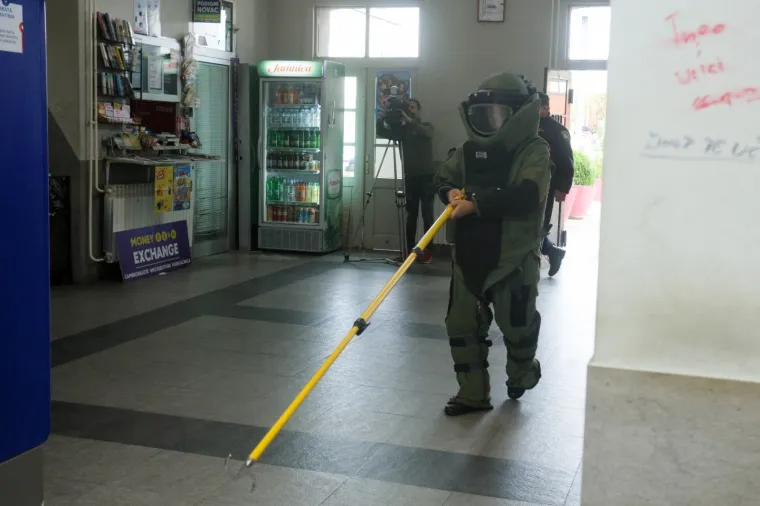 Stručnjaci vježbali deaktivaciju eksplozivnih naprava na kolodvoru u Osijeku