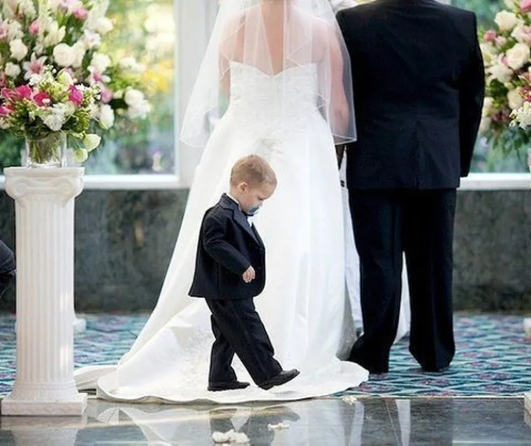 NEMAJU SVI SAVR&Scaron;ENE FOTKE S VJENČANJA: Nečije su toliko po&scaron;le po zlu da će se i njihovi praunuci križati