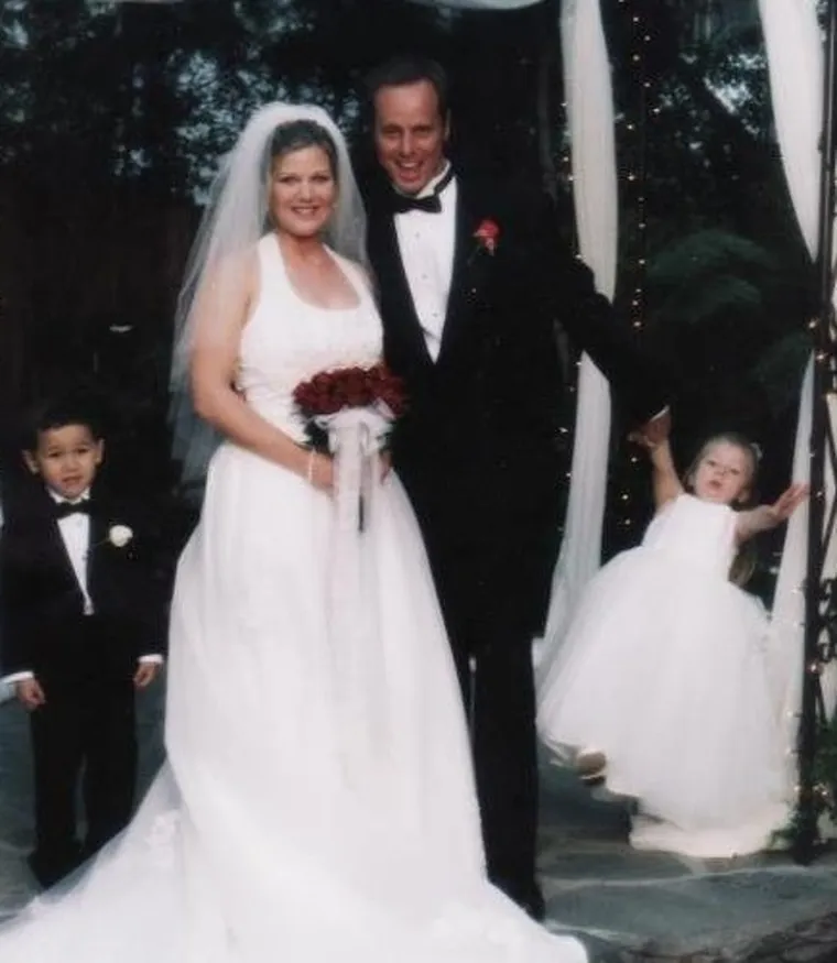 NEMAJU SVI SAVR&Scaron;ENE FOTKE S VJENČANJA: Nečije su toliko po&scaron;le po zlu da će se i njihovi praunuci križati