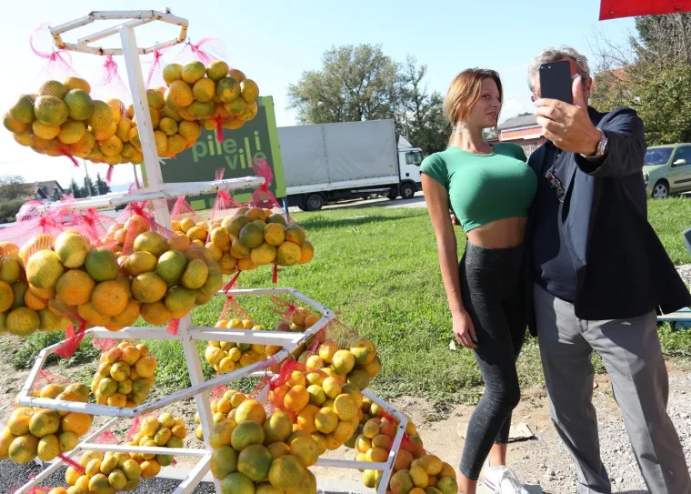 Kristina i njene mandarine dokazuju da seks sve prodaje: 'Žene se svodi na erotski potencijal'