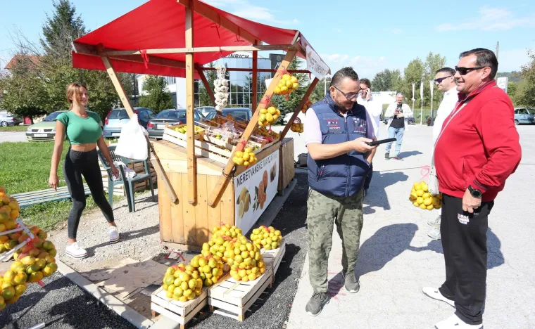Kristina i njene mandarine dokazuju da seks sve prodaje: 'Žene se svodi na erotski potencijal'