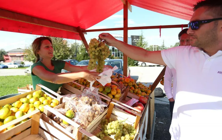 Kristina i njene mandarine dokazuju da seks sve prodaje: 'Žene se svodi na erotski potencijal'