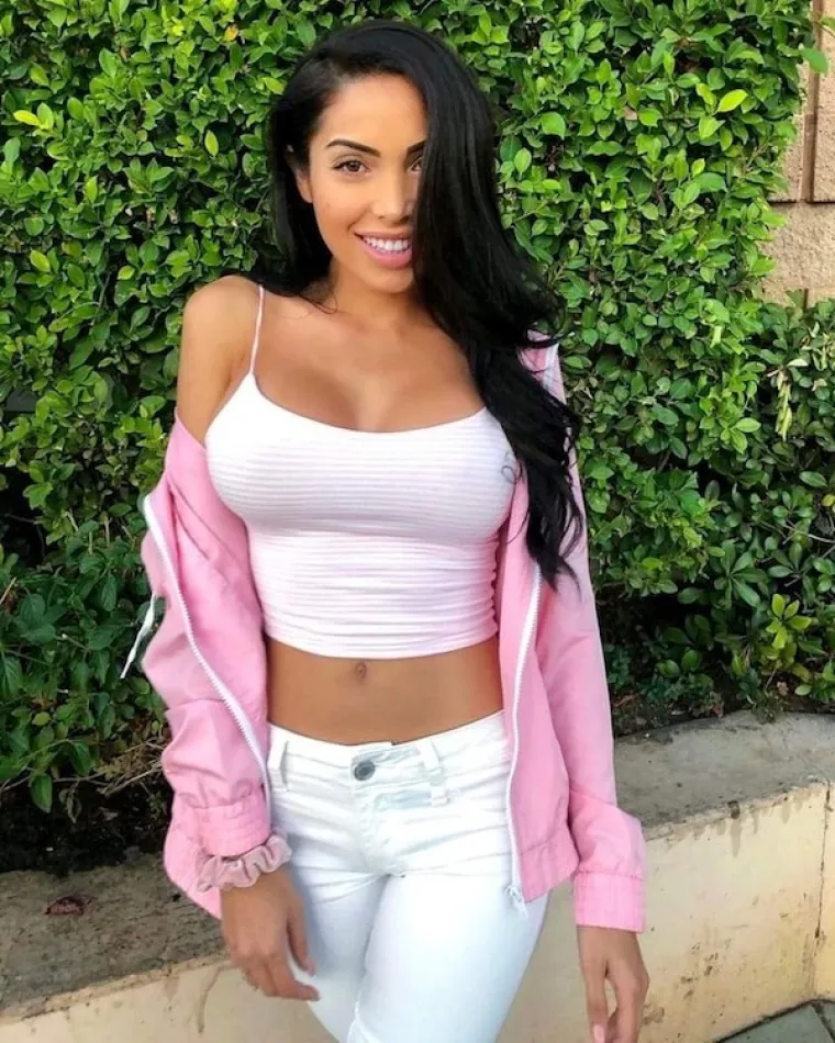 BLAGI SMJE&Scaron;AK OD KOJEG VAS NEĆE PROĆI JEZA: &Scaron;tovi&scaron;e, zahvaljujući oblinama izvjesne su druge puno ugodnije reakcije