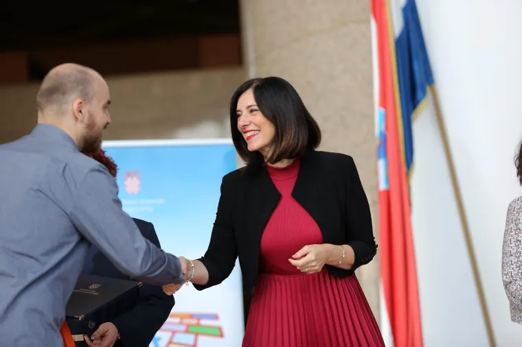 Ovo je 510 najboljih nastavnika u Hrvatskoj! Provjerite je li učitelj va&scaron;eg djeteta među njima