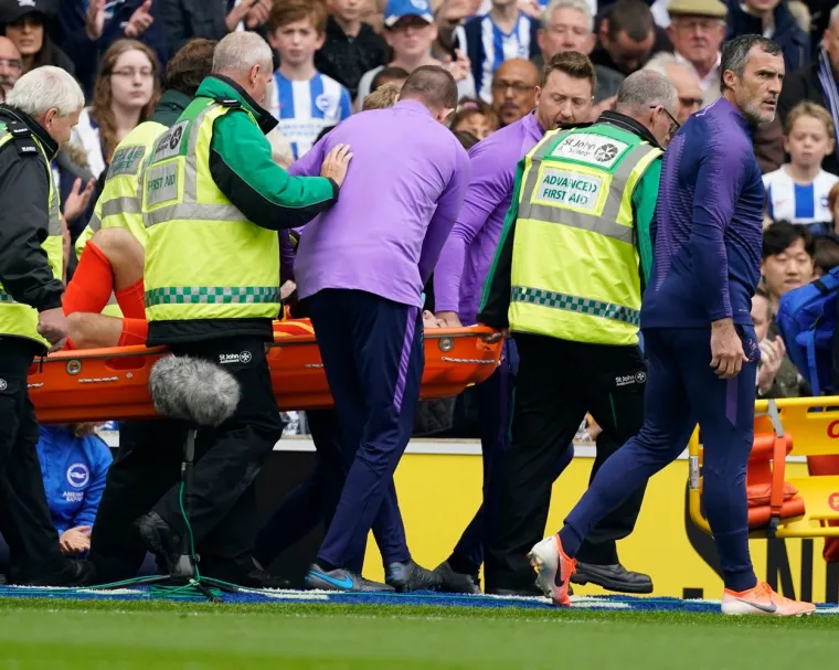 NOĆNA MORA TOTTENHAMA SE NASTAVLJA: Stravična ozljeda Llorisa u katastofalnom porazu kod Brightona