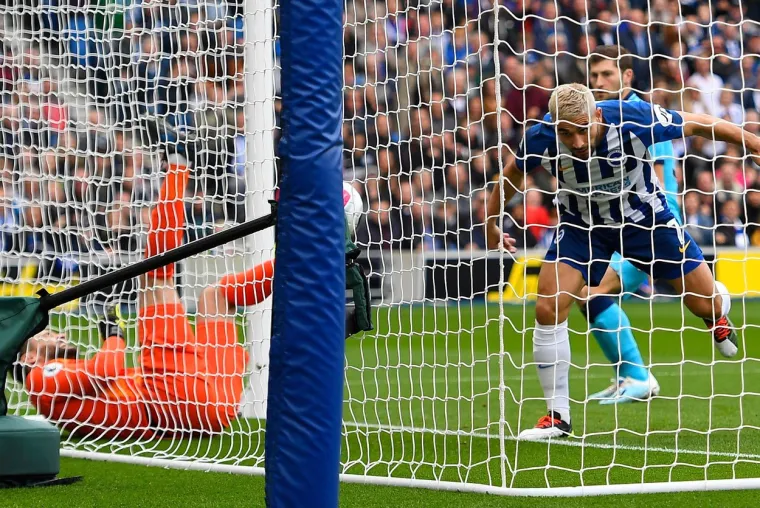 NOĆNA MORA TOTTENHAMA SE NASTAVLJA: Stravična ozljeda Llorisa u katastofalnom porazu kod Brightona
