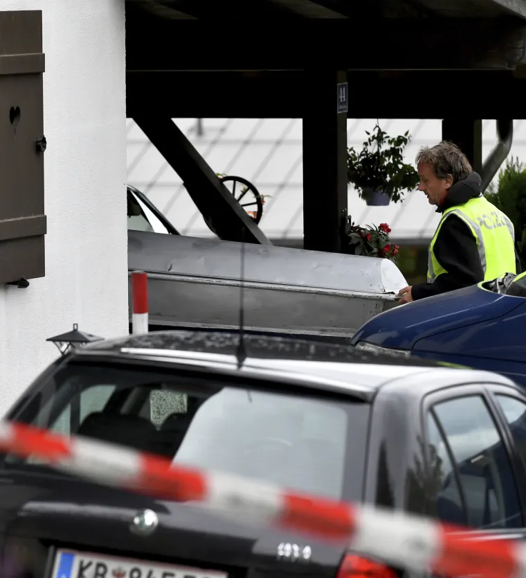 Mjesto strave! Mladić ubio biv&scaron;u djevojku, njezine roditelje, brata i dečka