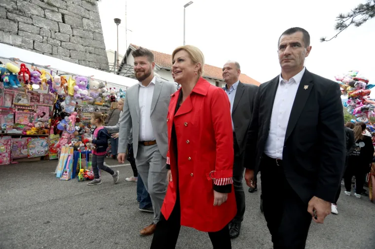 Nasmijana predsjednica plijenila pažnju: Svi su htjeli selfi s Grabar-Kitarović
