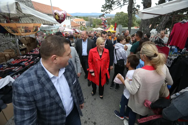 Nasmijana predsjednica plijenila pažnju: Svi su htjeli selfi s Grabar-Kitarović