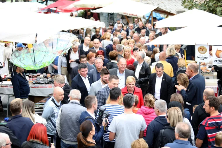 Nasmijana predsjednica plijenila pažnju: Svi su htjeli selfi s Grabar-Kitarović