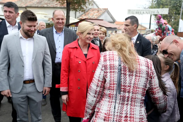 Nasmijana predsjednica plijenila pažnju: Svi su htjeli selfi s Grabar-Kitarović